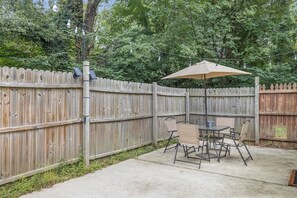 Outdoor dining - Family Game House with Arcade Cabinet and Foosball (Charlotte)