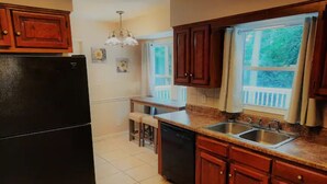 Interior - Spacious Home 30 Minutes From Atlanta Sleeps 20 (Stone Mountain)