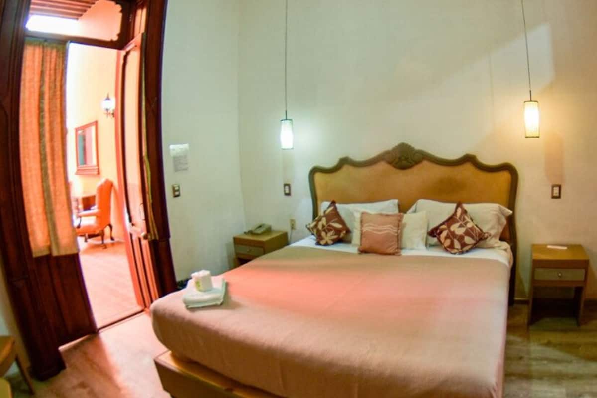 Standard Single Room | Down comforters, iron/ironing board (on request), WiFi (free)
