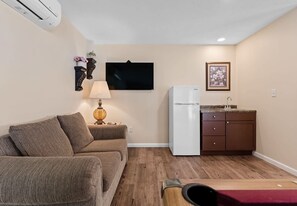 TV, DVD player, books, stereo