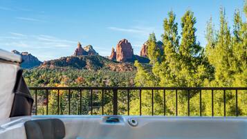 Tina de hidromasaje al aire libre