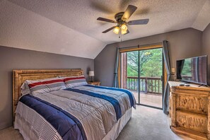 4 bedrooms, internet, bed sheets - Rustic Ruidoso Cabin w/ Large Deck & Grill! (Ruidoso)