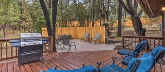 Rustic Ruidoso Cabin w/ Large Deck & Grill!