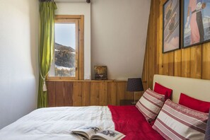 3 bedrooms - Chalet style apartment directly on the ski slopes (Pila)