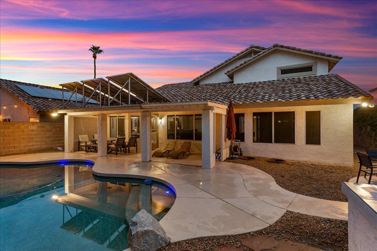 Resort Style Living in a Spacious Peoria Beauty
