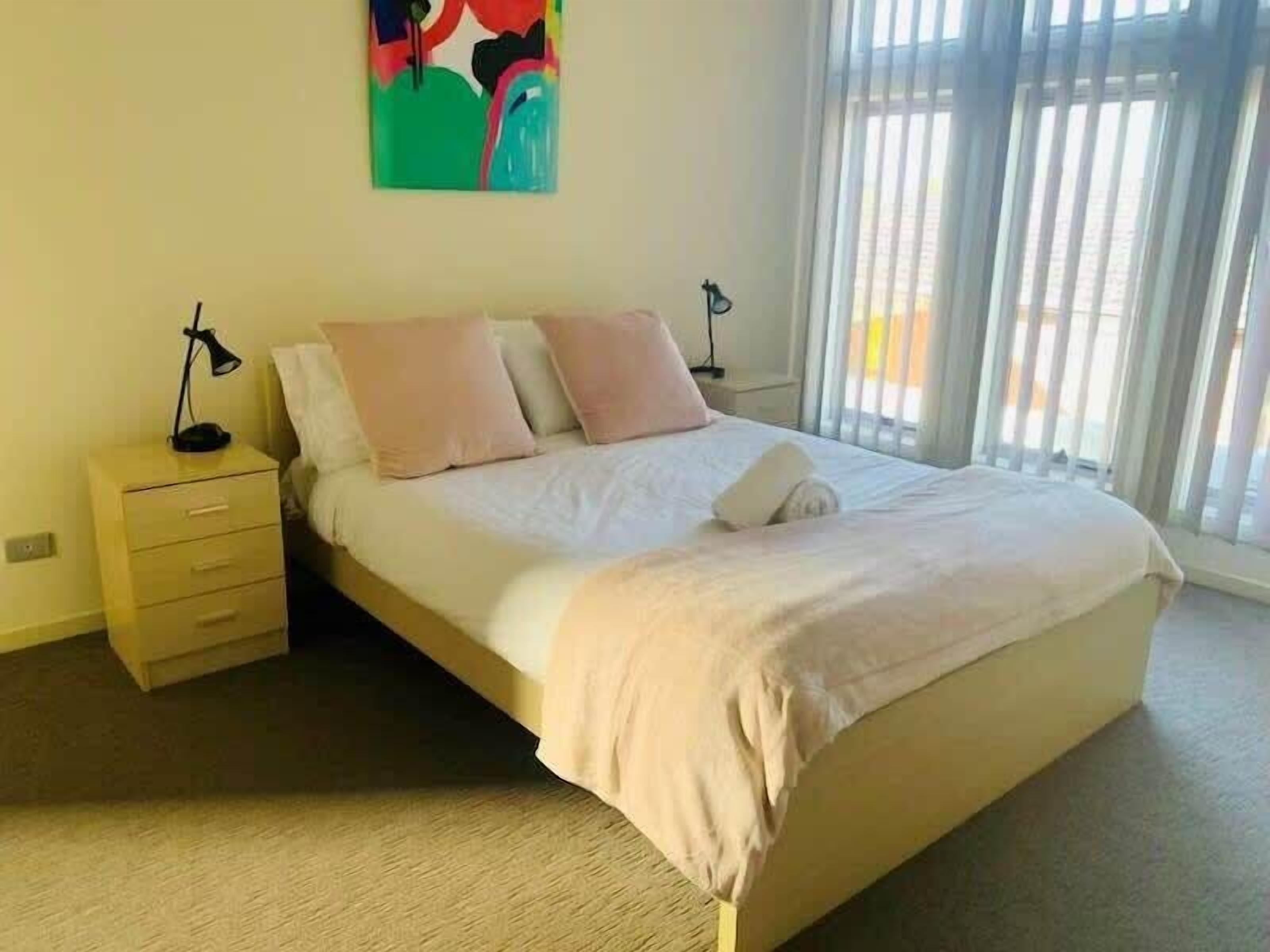 3 Schlafzimmer, Schreibtisch, Bügeleisen/Bügelbrett, WLAN