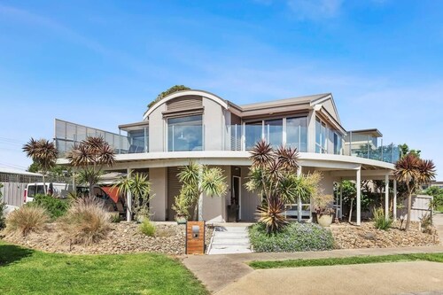 Half Moon Bay Hideaway: 1 min walk to foreshore