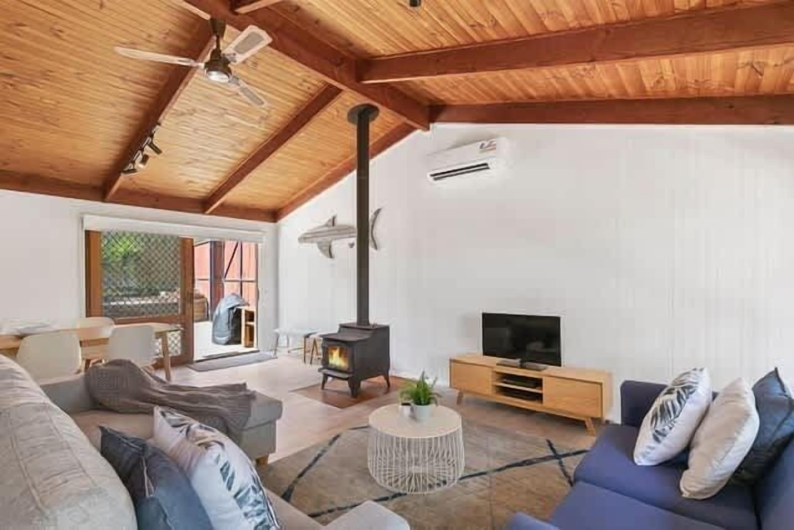 TV, fireplace, offices