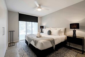 4 habitaciones, tabla de planchar con plancha, wifi y ropa de cama 