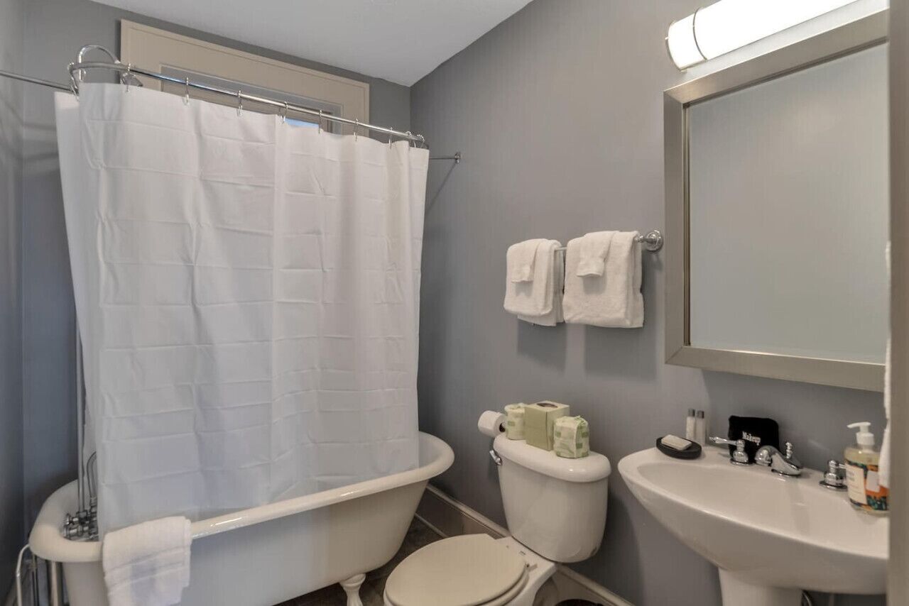 Sèche-cheveux, serviettes fournies