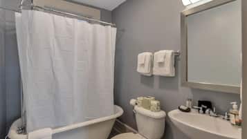 Sèche-cheveux, serviettes fournies