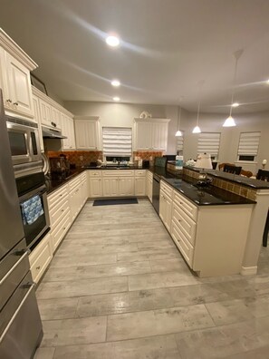 Private kitchen - OHANA NEST -NEWLY REMODELED  Excellent get away-Cozy- CLEAN- walk to the beach  (Galveston)