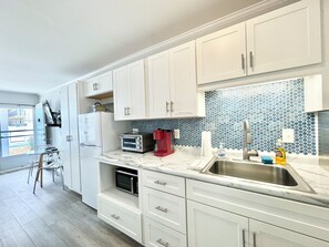 Fridge, microwave, coffee/tea maker, toaster - Beachfront 1st Flr Condo_Pet Friendly_Pool_Private Beach (Atlantic Beach)