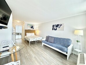 Iron/ironing board, free WiFi, bed sheets