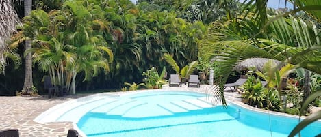 Utomhuspool