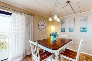 Dining - Top Floor Condo in Beachfront Condo w/Shared Pool, WiFi, AC, W/D, Water Views (Ocean City)