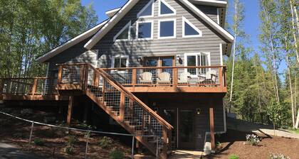 Built in 2021. Beautiful Wooded Lot. Minutes to Kenai, Soldotna & Kasiloff.