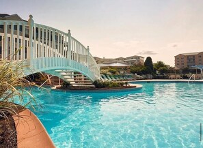 Indoor pool, outdoor pool