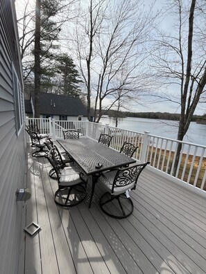 Outdoor dining - Lakefront 4 Bedroom 2 Bathroom Retreat with Beach and Dock (Gilmanton)