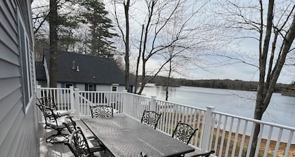 Lakefront 4 Bedroom 2 Bathroom Retreat with Beach and Dock