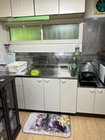 House, Non Smoking | Private kitchenette