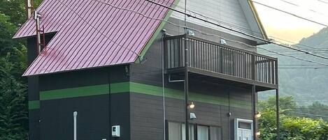 하우스, 금연 | 외관