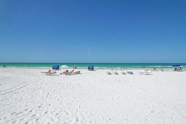 Beach nearby, sun-loungers, beach towels