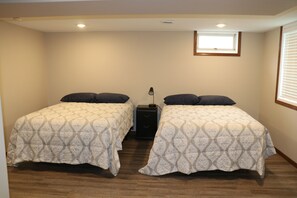 5 bedrooms, free WiFi, bed sheets