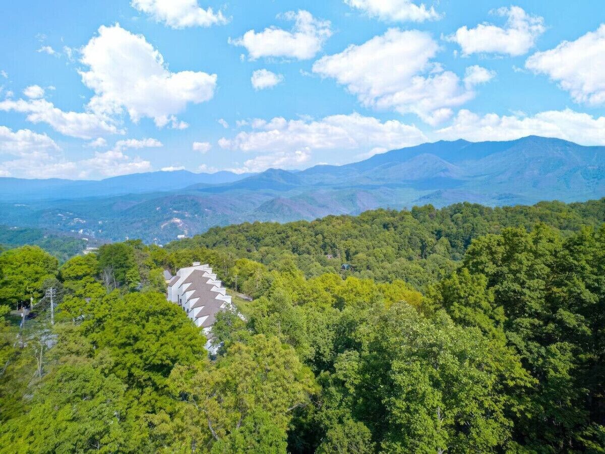 Photo 98 of Million $ Views • Theater • Hot Tub • Game Room
