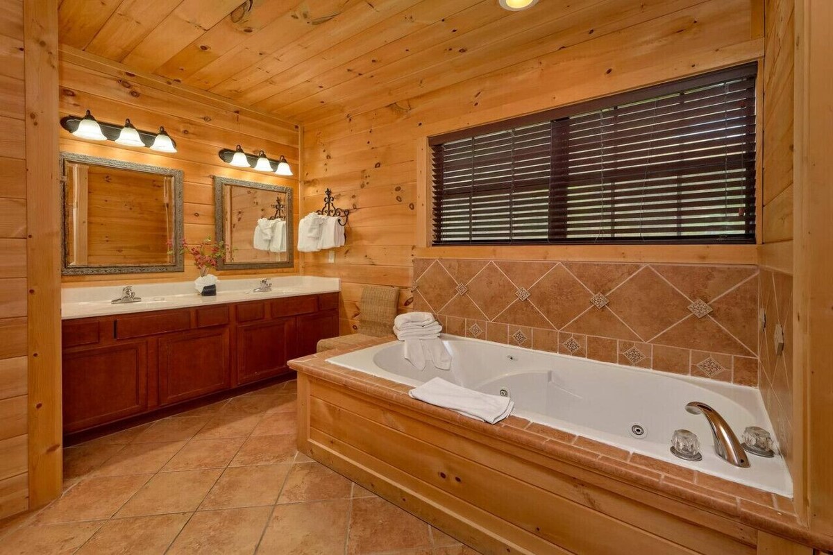 Photo 90 of Million $ Views • Theater • Hot Tub • Game Room