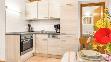 Kühlschrank, Ofen, Herdplatte
