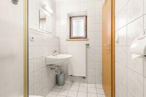 Shower, towels