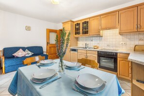 Kühlschrank, Ofen, Herdplatte