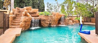 Happiest Vacation Homes -Disney Getaway | Pool, Mini-Golf, Themed Rooms
