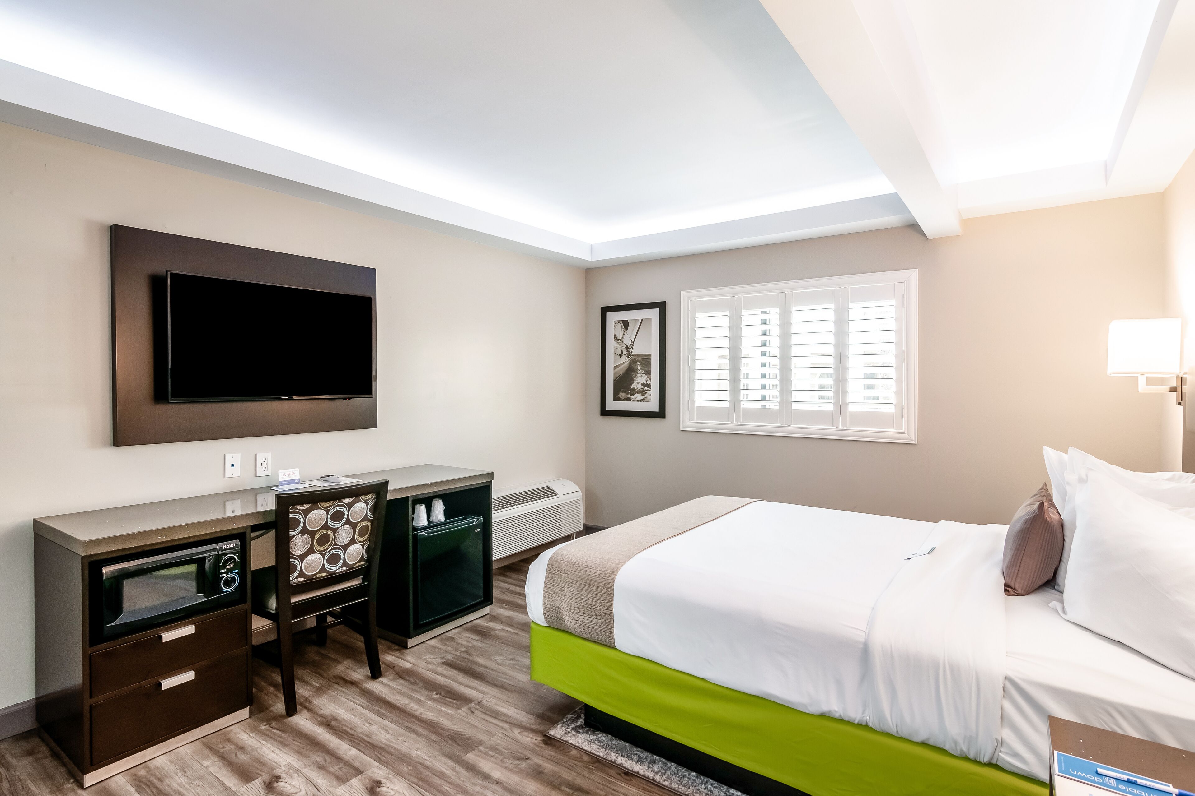Boutique Hotel In Downtown, Walking Distance to all Major Long Beach Attractions