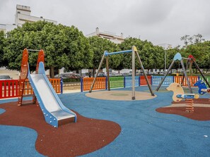 Children’s area - Apt high qualities 2 bedrooms Alcalá del Rio (Alcalá del Rio)