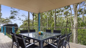 Outdoor dining - Sea La Vie Lilli Pilli (Lilli Pilli)