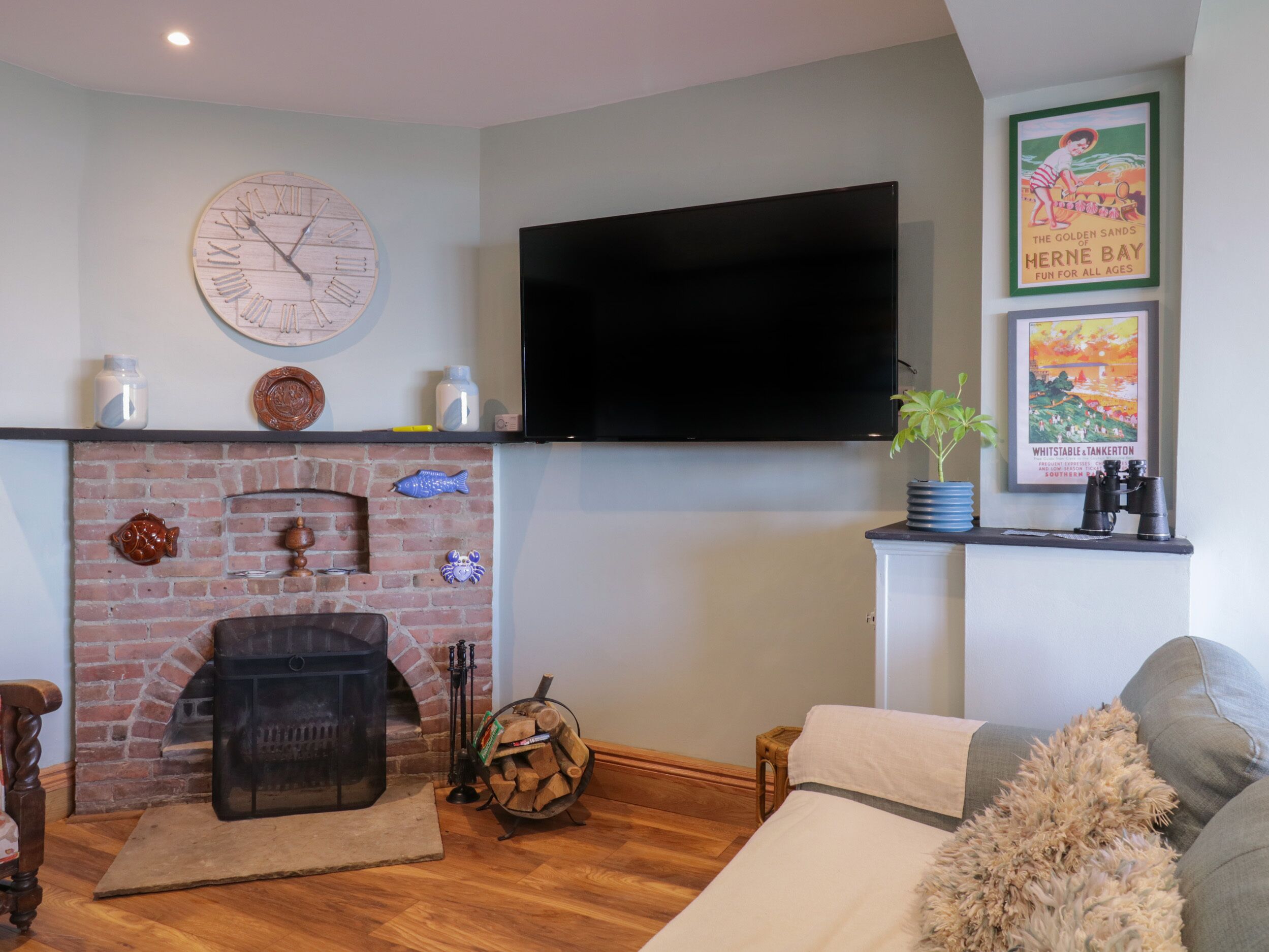 Coastguards View, Pet Friendly, With Open Fire In Swalecliffe - Kent