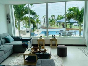 Smart TV, fireplace, video games