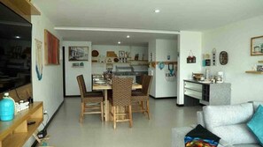 Smart TV, fireplace, video games