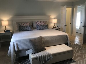 4 bedrooms, desk, iron/ironing board, travel crib