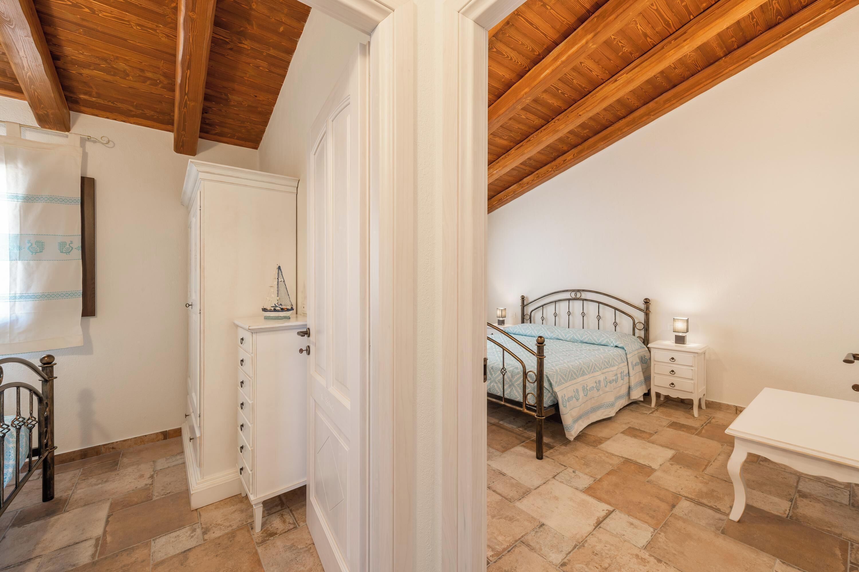 2 dormitorios, tabla de planchar con plancha, wifi gratis y ropa de cama