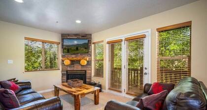 Ski Paradise MH 303 | Near Powder Mtn | Hot Tub