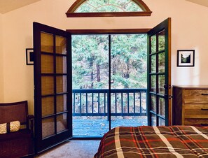 3 عدّة غرف نوم وسرير سفر وواي فاي مجانًا وملاءات أسرّة