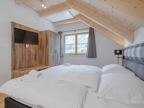 5 bedrooms, internet