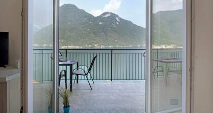 Appartamento "7 Il Tornante" with Lake & Mountain Views, Wi-Fi, A/C & Balcony