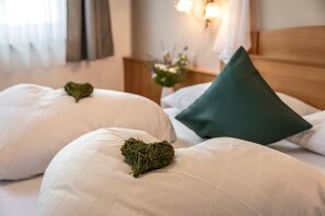 1 bedroom, free WiFi, bed sheets - Apartment "AlpenChalet Niederkofler Arabella" with Mountain View, Sauna & Garden (Ahrntal)