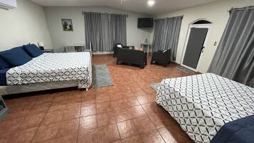 4 chambres, bureau, fer et planche à repasser, Wi-Fi gratuit