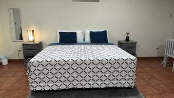 4 bedrooms, desk, iron/ironing board, free WiFi