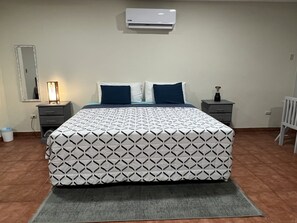 4 Schlafzimmer, Schreibtisch, Bügeleisen/Bügelbrett, kostenloses WLAN